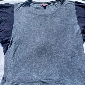 Vince Camuto Charcoal and Black Short Sleeve Tee